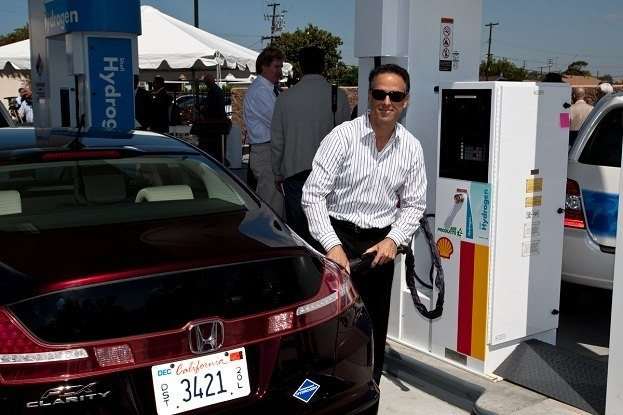 U.S. hydrogen refueling stations are slowly sprouting 