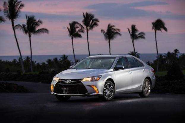 2015 Toyota Camry XLE V6 review 
