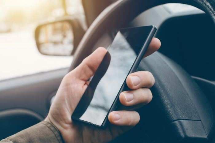 Distracted driving to death: this is a worldwide problem 