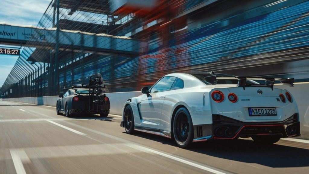 How to shoot Nissan GT-R NISMO? simple. With another GT-R! 