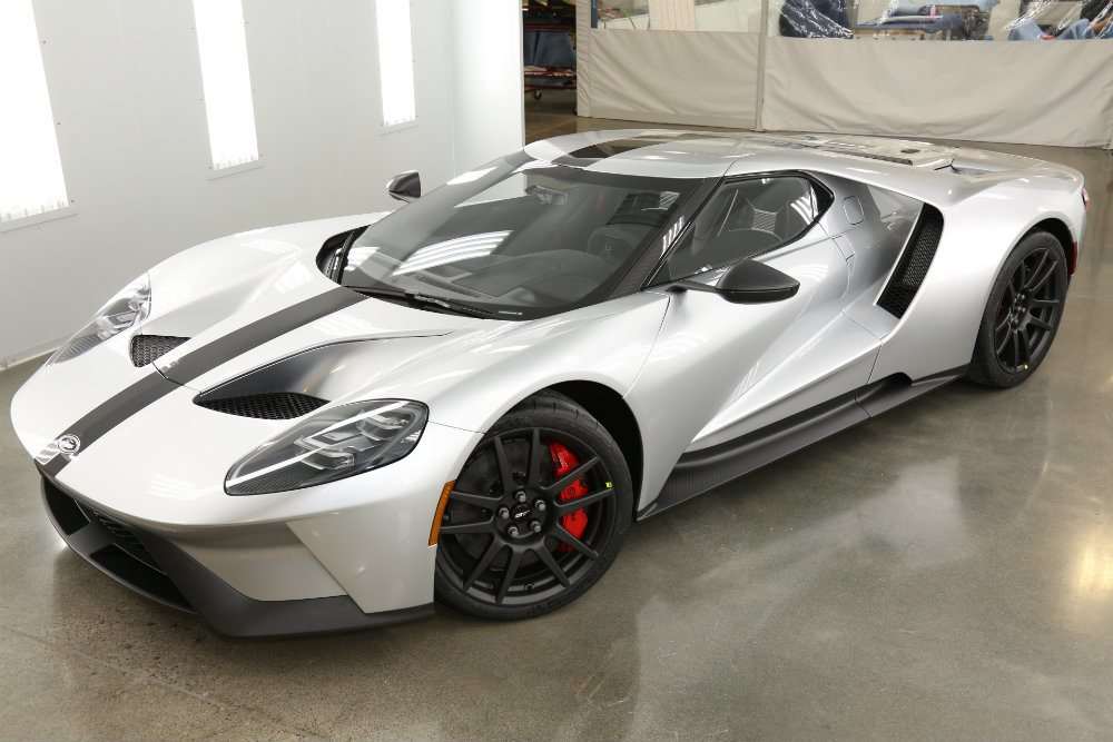 Ford GT race reduces weight and improves performance 