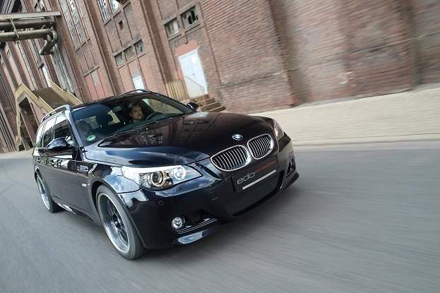 edo competition creates a dark version on the BMW M5 Touring