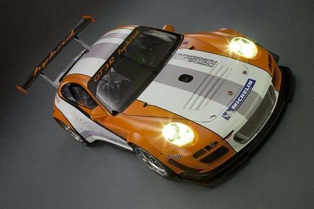 Porsche restarts the 911 GT3 R Hybrid for the 2011 race 