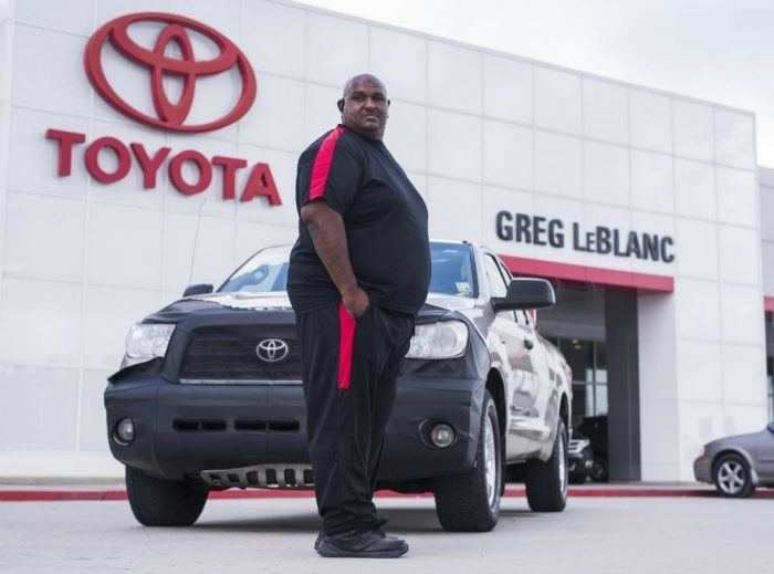 Der Mann aus Louisiana feiert den Millionenmeilen-Toyota Tundra