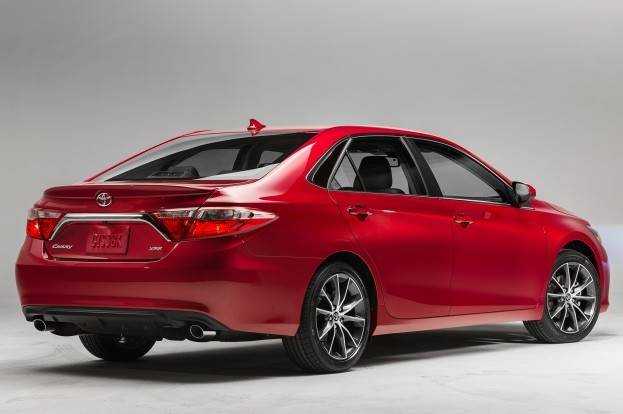 2015 Toyota Camry XSE review 