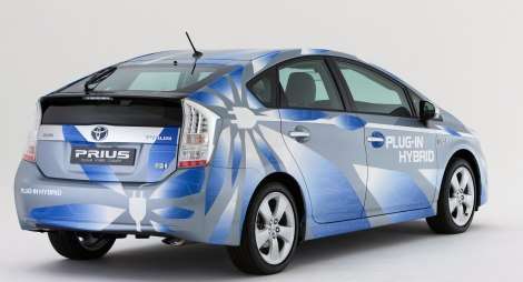 Toyota Prius plug-in hybrid car unveiled 