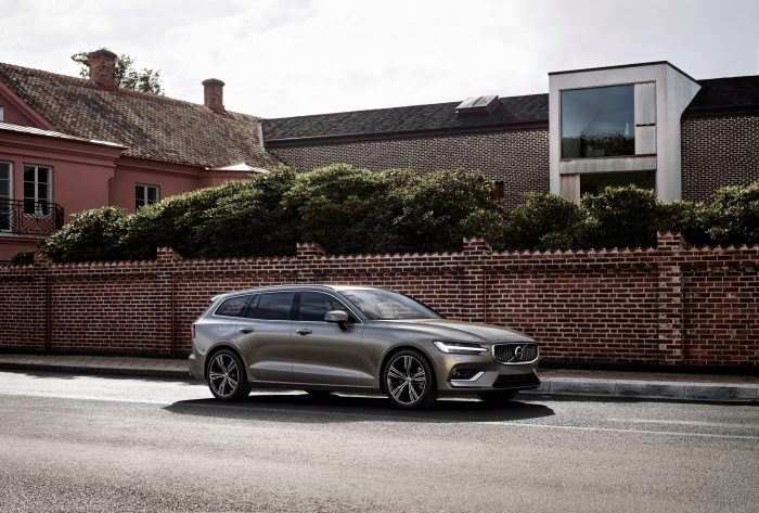 2019 Volvo V60 unveiled, emphasizing versatility and safety 