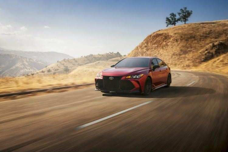 2020 Camry TRD and Avalon TRD: Toyota's Idris Elba (Idris Elba) 