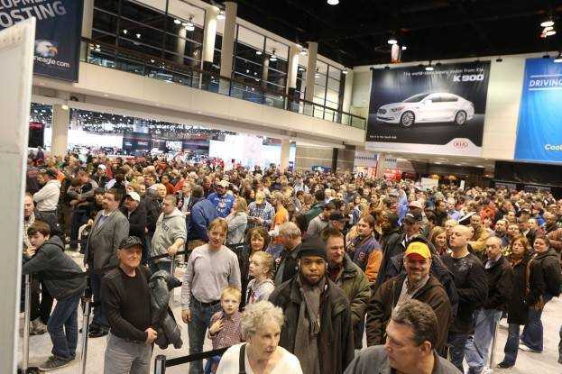 Chicago Auto Show: Reflections on the wheels 