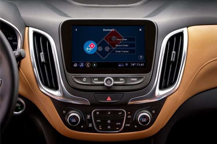 Tarte dans le ciel : création par Chevrolet et Domino d'une technologie de commande de pizza en voiture 