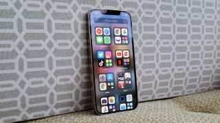 iPhone 13 with 120Hz display is a win-win - thanks to Samsung (report)