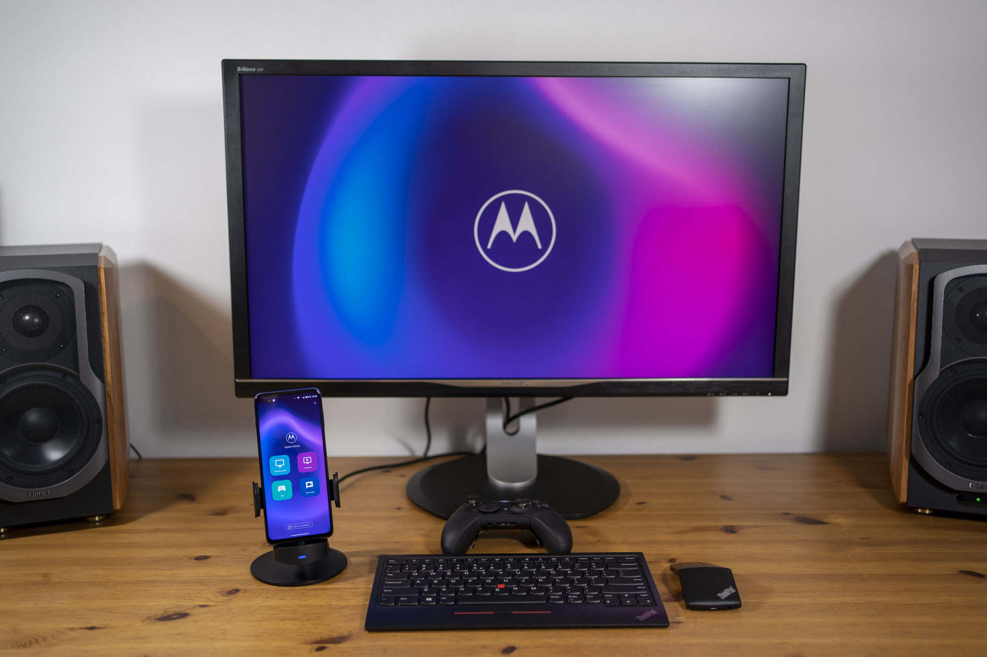 Moto G100 with the Ready For Platform will replace us with a TV and gaming console