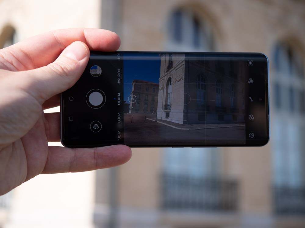 Huawei Nova 9 in Marseille - we check a set of cameras