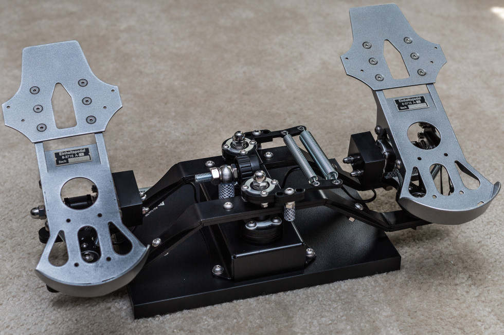 Want high-end flight sim pedals? Put $500 in a Polish bank account and contact Slaw