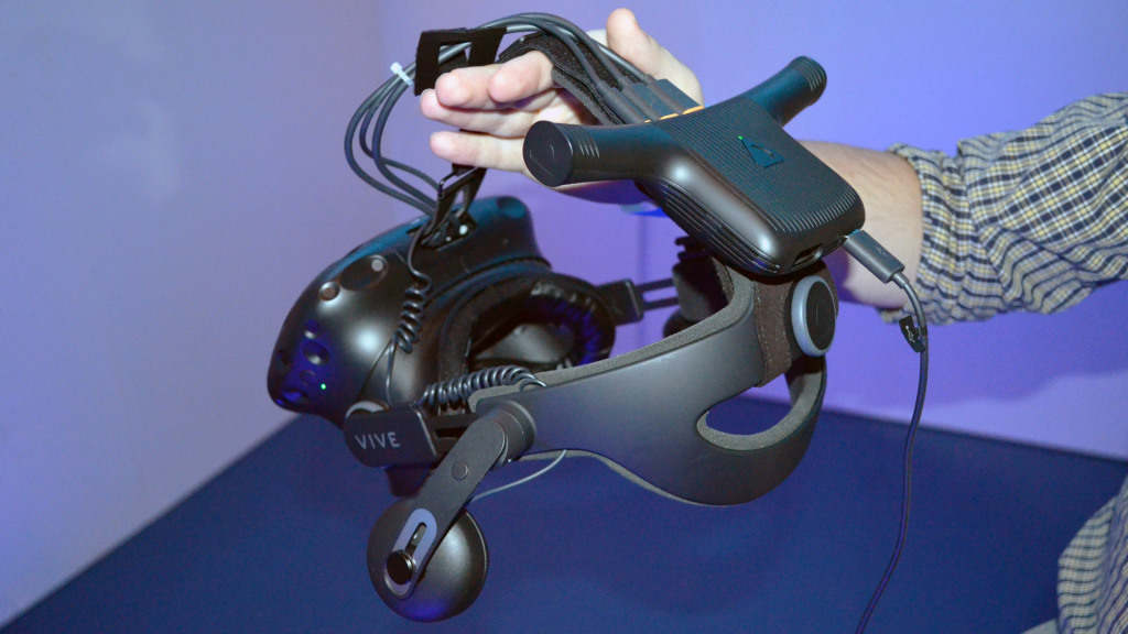 HTC’s Vive wireless adapter claims up to 3 hours of untethered VR play