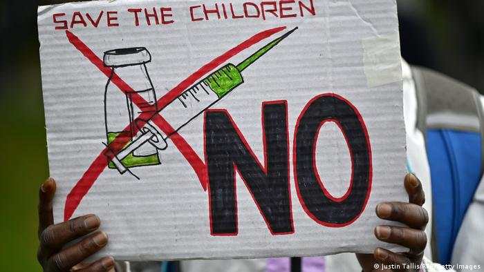 Corona: Vier Mythen über Impfungen im Faktencheck 