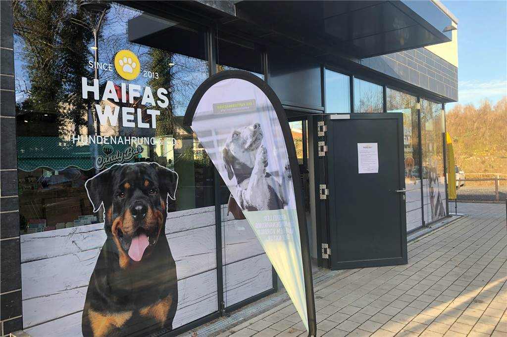 Markt für Hundefutter hat hinter der Volksbank in Husen eröffnet 