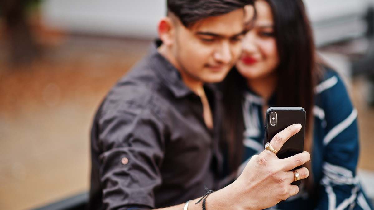 Posting Pictures of Your Partner on Instagram Is Crucial, Science Confirms 