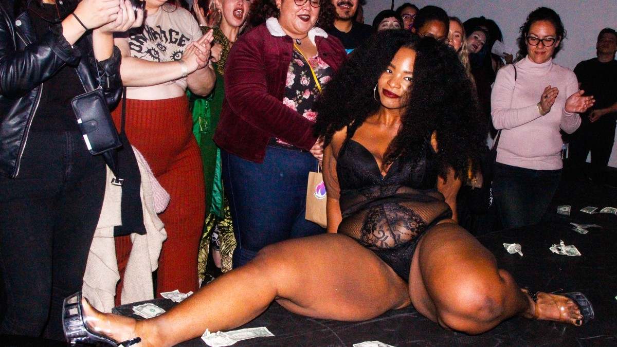 Dancing in a Body-Positive Strip Show Taught Me How to be Fat and Sexy 