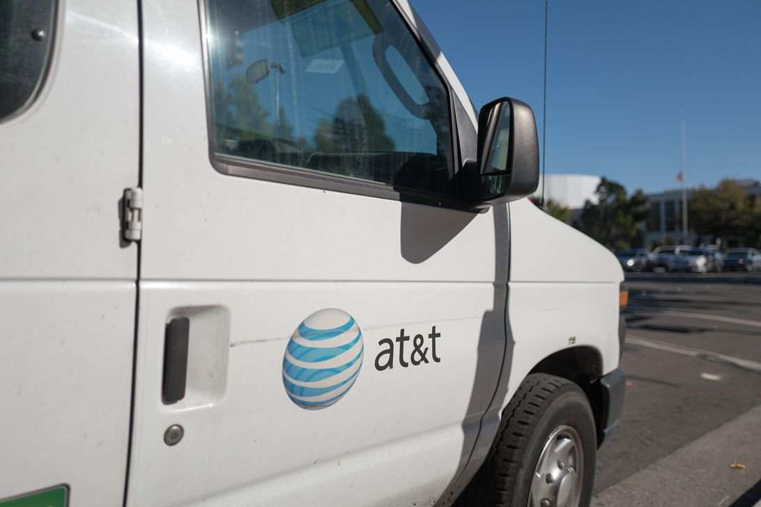 AT&T vs. Xfinity: Two home internet providers compared 