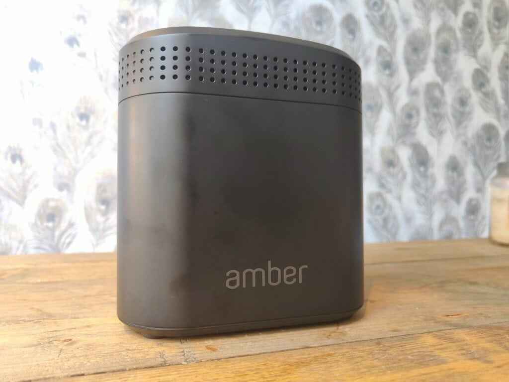 Amber Plus Review – A NAS and router in one with Docker support but is it good as Synology 