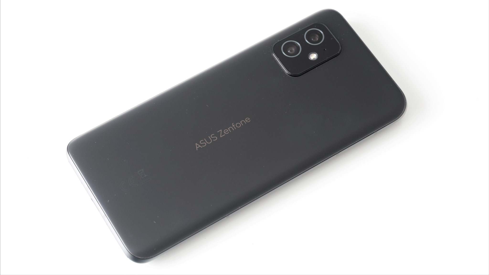 ASUS Zenfone 8 – review 