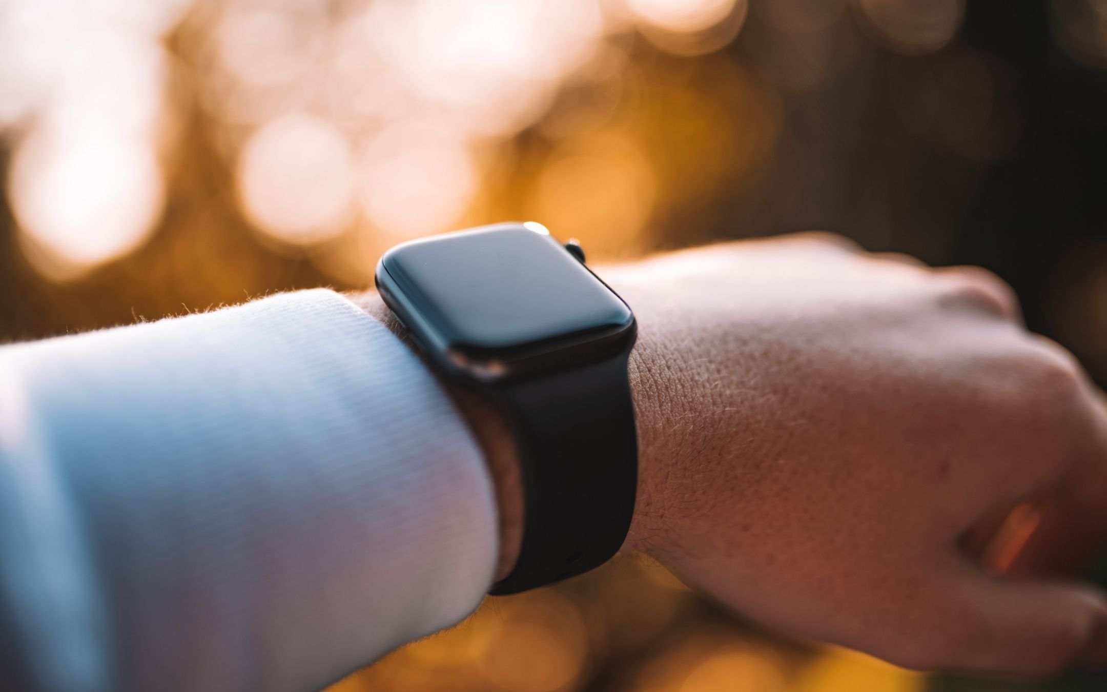 Come connettere Apple Watch a diversi dispositivi e applicazioni 