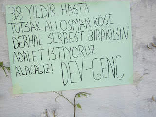 Giant-Young: We Hang a Wall Newspaper for Ali Osman Köse 