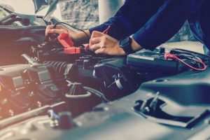 Changing your car's battery, a simple act to do alone?