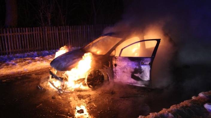 Un incendie inexpliqué sur une Volkswagen Golf 8 hybride en Allemagne 