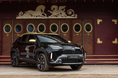 Toyota Yaris Cross hybride vs Hyundai Kona : l'avenir des SUV - Salon Caradisiac Electrique/hybride 2021 