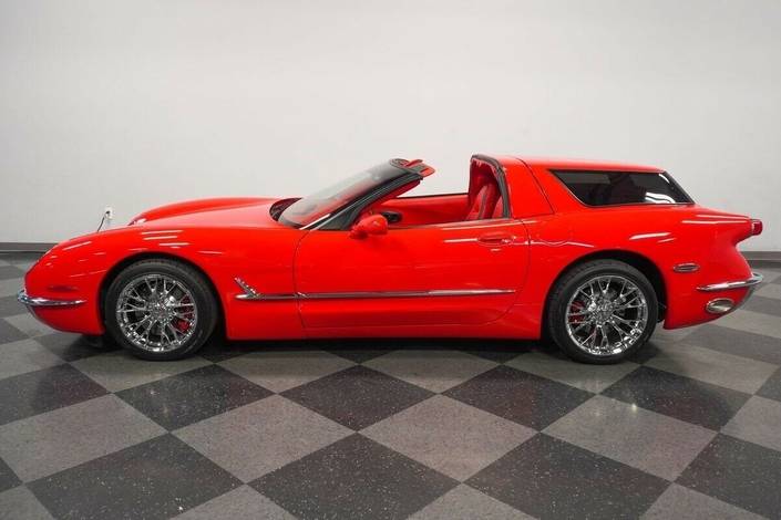 Une étonnante Corvette C5 transformée en Shooting Brake rétro 