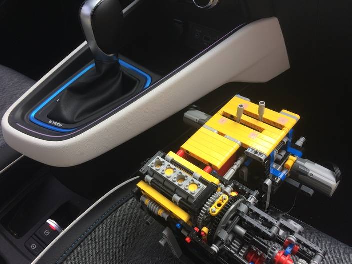 Renault, les crabots et les Lego 