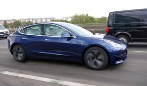 Tesla "rappelle" 285 000 voitures en Chine