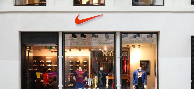 Nike-Aktie schließt tiefrot: Nike senkt nach Zahlenvorlage Jahresumsatzprognose - auch adidas- und PUMA-Aktien belastet
