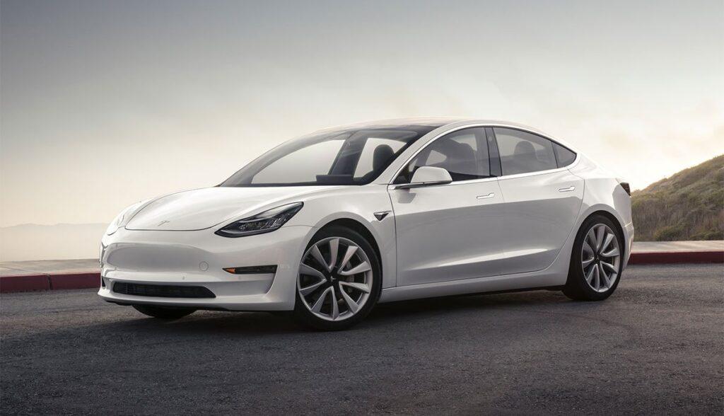 Elektroauto: Tesla kauft Maxwell und will Model 3-Akkus günstiger machen
