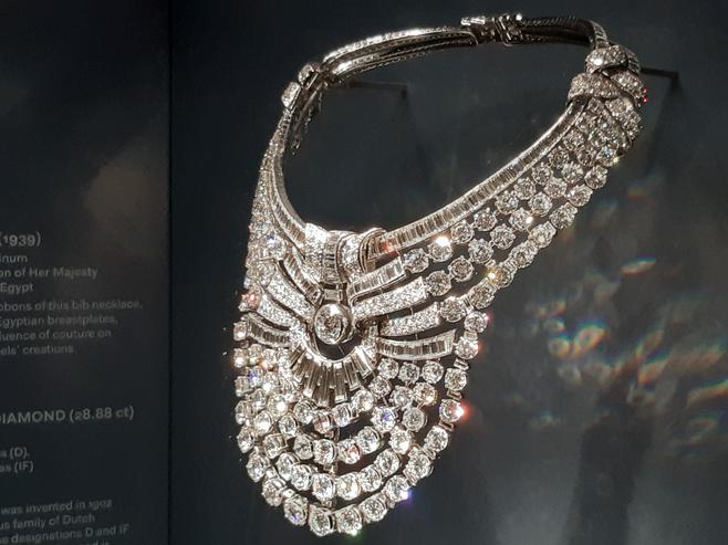 Vol avorté du collier de la reine d’Égypte : Yanis ou l’itinéraire d’un braqueur de bijoux