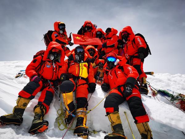 2020 Everest elevation measurement mountaineering team 