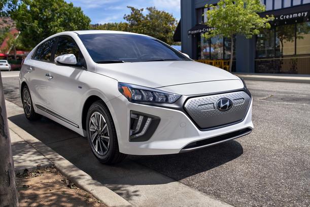 2020 Hyundai Ioniq Electric：更遠距離和更快的充電 