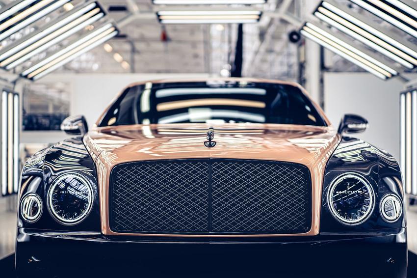 After 42 million spot welds, the production of Bentley Mulsanne gradually disappeared 