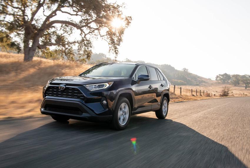 2020 Toyota RAV4 Hybrid-Bewertung: geringer Kraftstoffverbrauch, unbequeme Augen