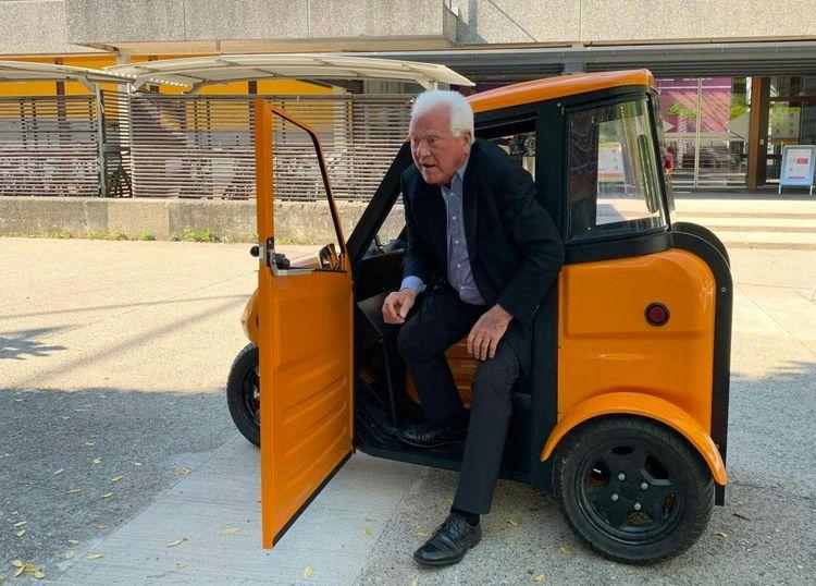 Frank Stronach wants to build micro-cars in Styria