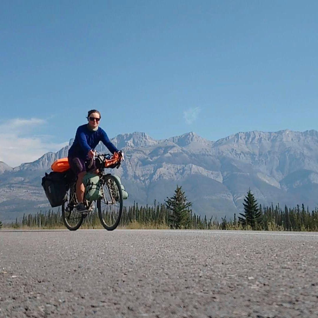 Solo bike traveler Annika Traser: to the horizon and on