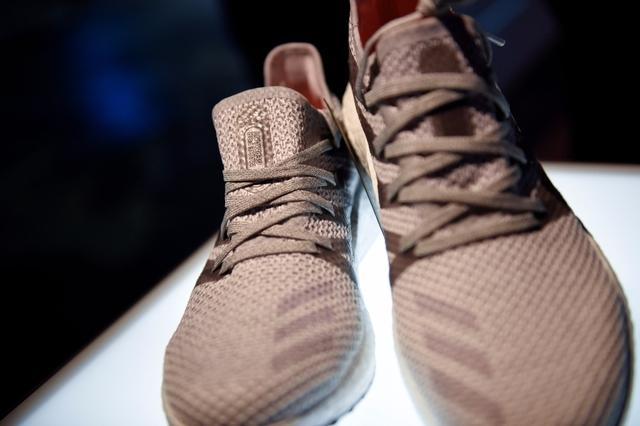Adidas lässt Schuhe vom Roboter fertigen 