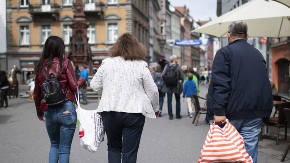 Shopping tourism-CHF 300-franc border could soon be abolished