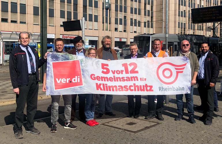 Klimademo in Düsseldorf: Fridays for Future demonstrieren vor dem Landtag 