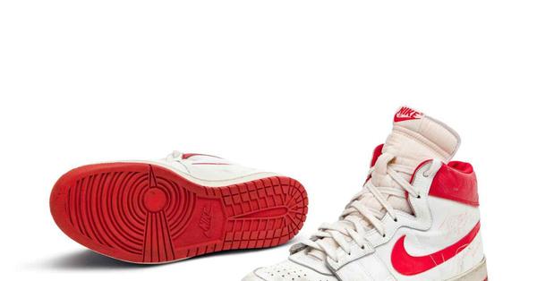 Nike Air Ships von Michael Jordan für Millionen Euro versteigert 