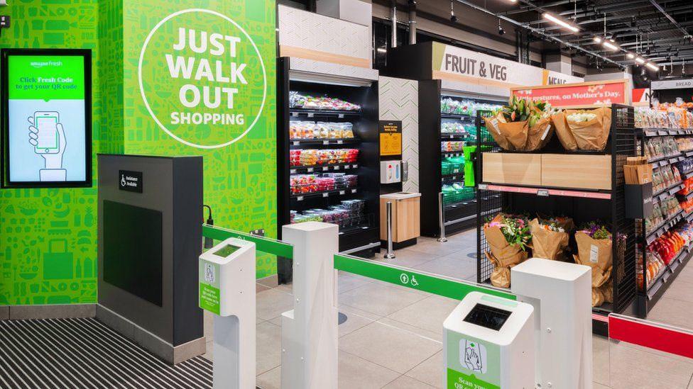 A world without cash registers: like cashless supermarkets Transforming London's grocery business 