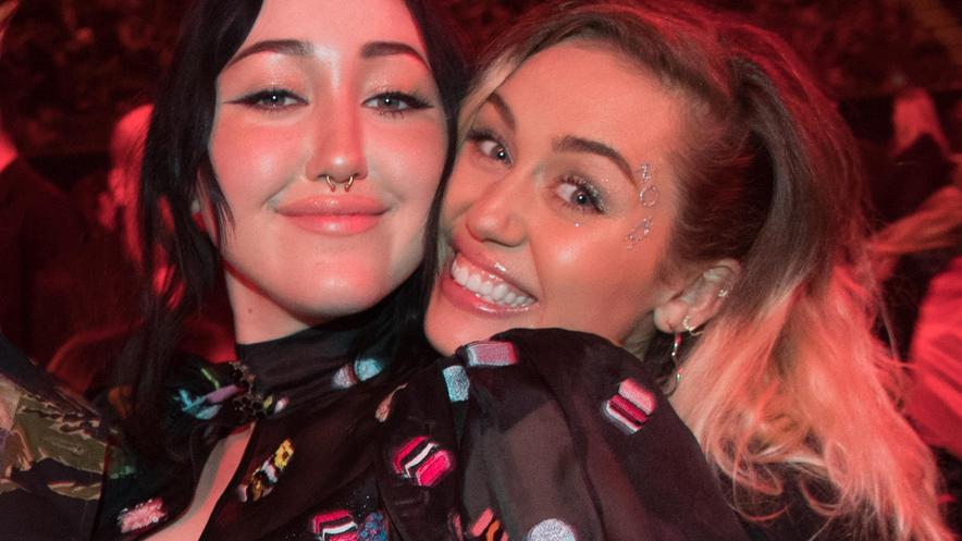 Miley Cyrus: Witziger Ratschlag an Schwester Noah Cyrus 