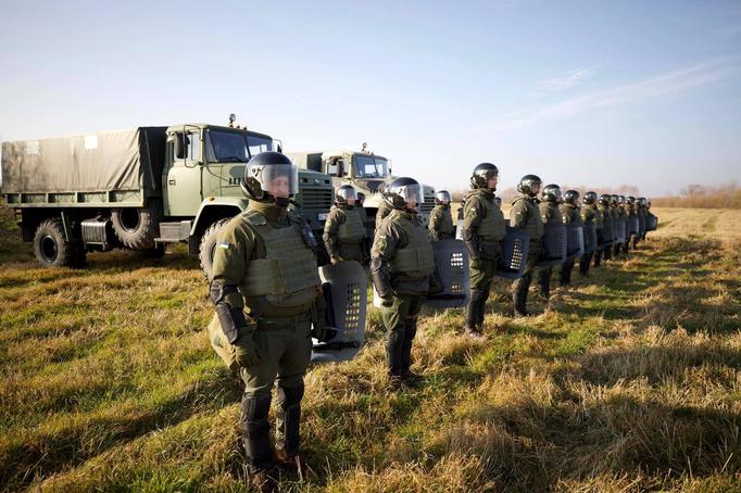 Ukraine : Blinken et Le Drian inquiets de l'« activité militaire russe »